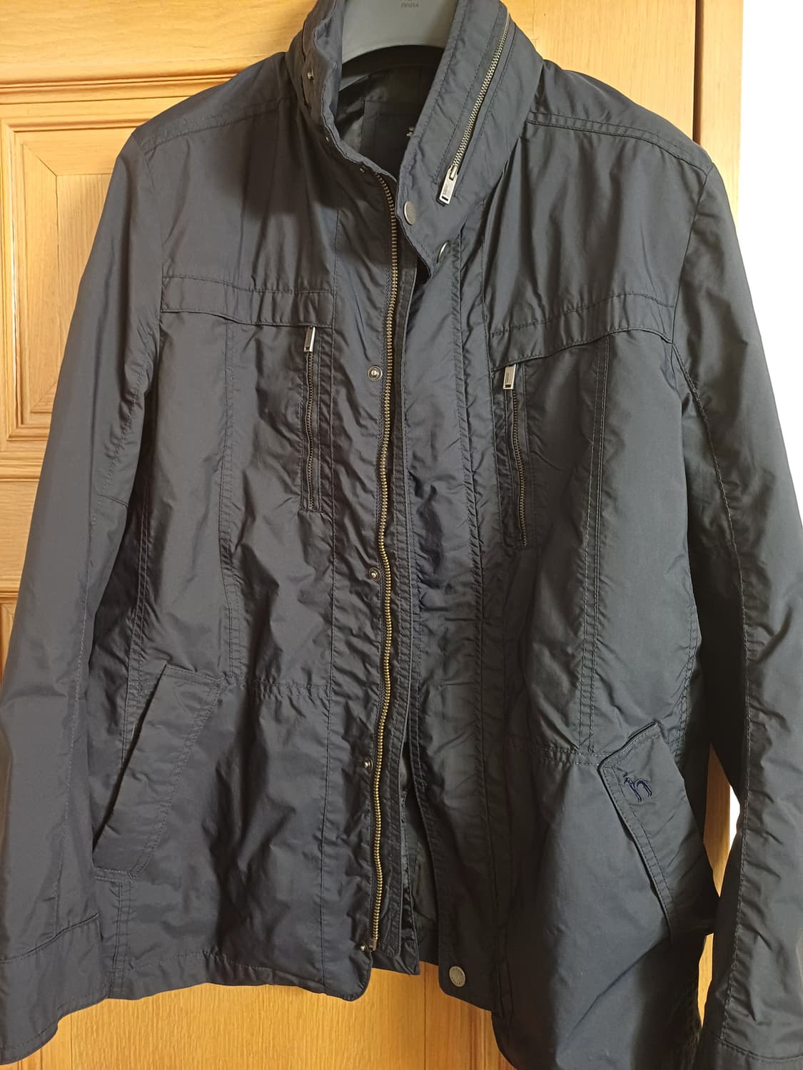 헤지스 네이비 집업 점퍼 상품이미지3