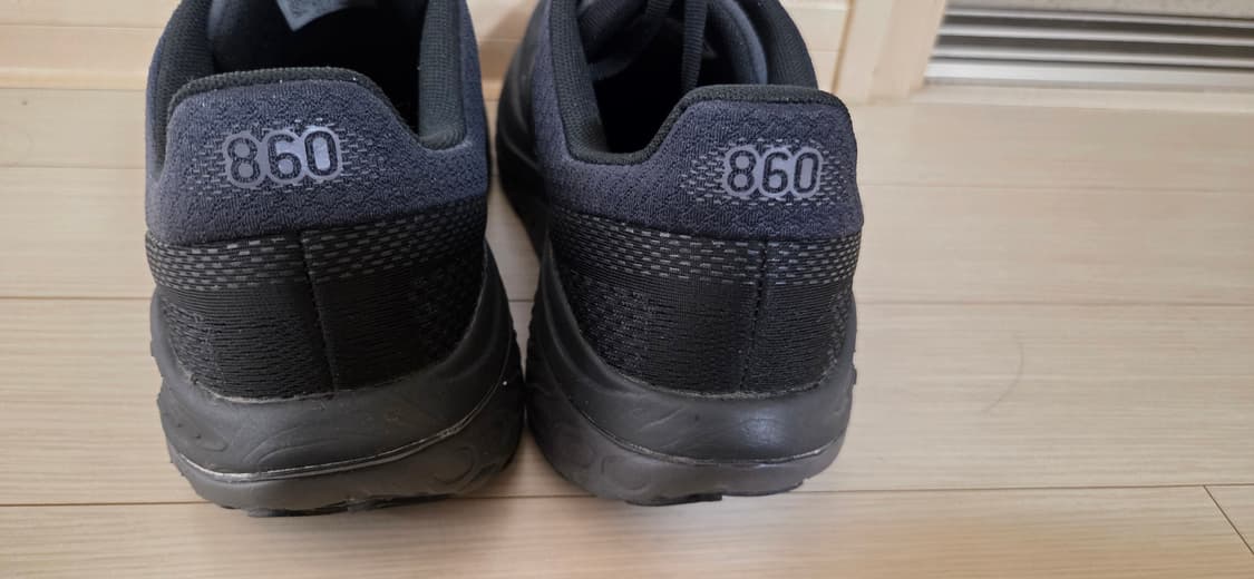 뉴발란스 860 V14 265 블랙 상품이미지3