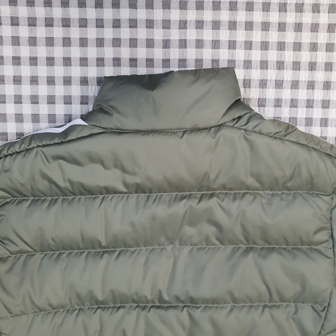 아디다스 에센셜 오라털 경량패딩 자켓 남자95 상품이미지7