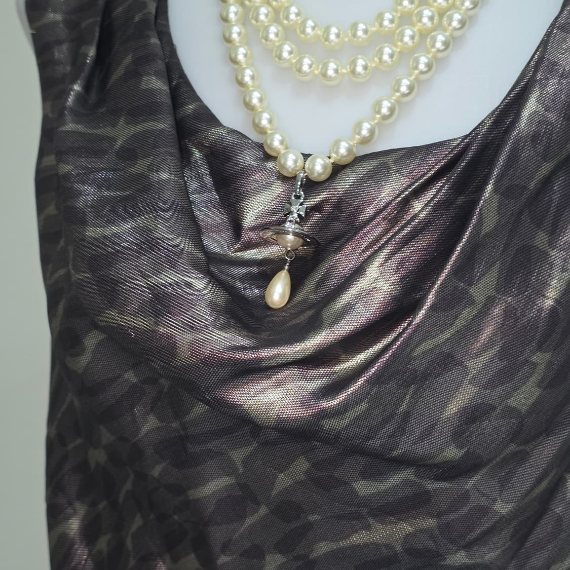 일본빈티지)드레이프 새틴글리터 셔링 긱시크 레이어드 블랙슬리브리스민소매탑 상품이미지2