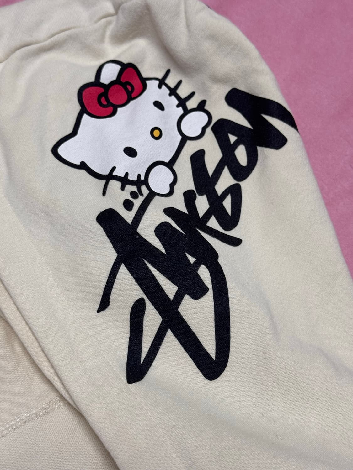 스투시X헬로키티 산리오 콜라보 후드집업 상품이미지2