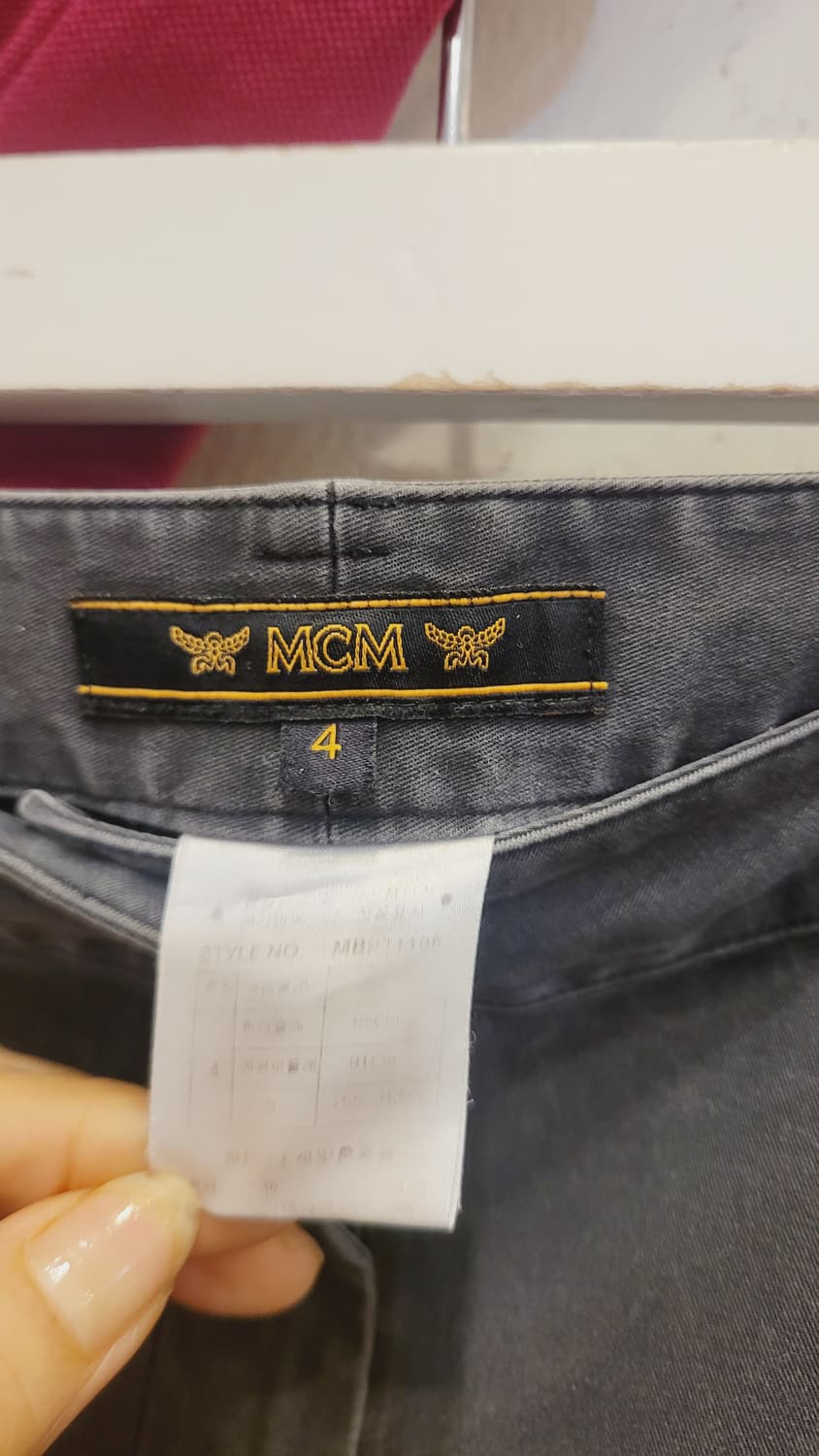 버버리 와인 퍼프 카라티. MCM 그레이블랙진 상품이미지9