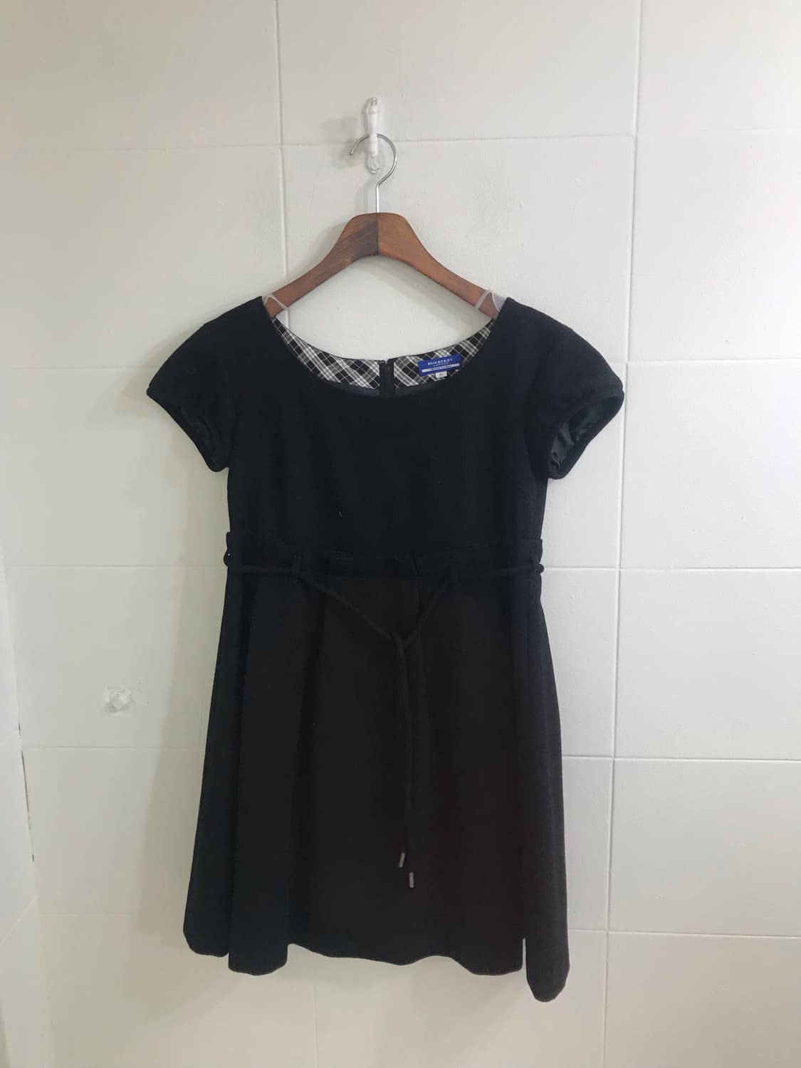 버버리 퍼프 블랙 플레어 미디 원피스 상품이미지5