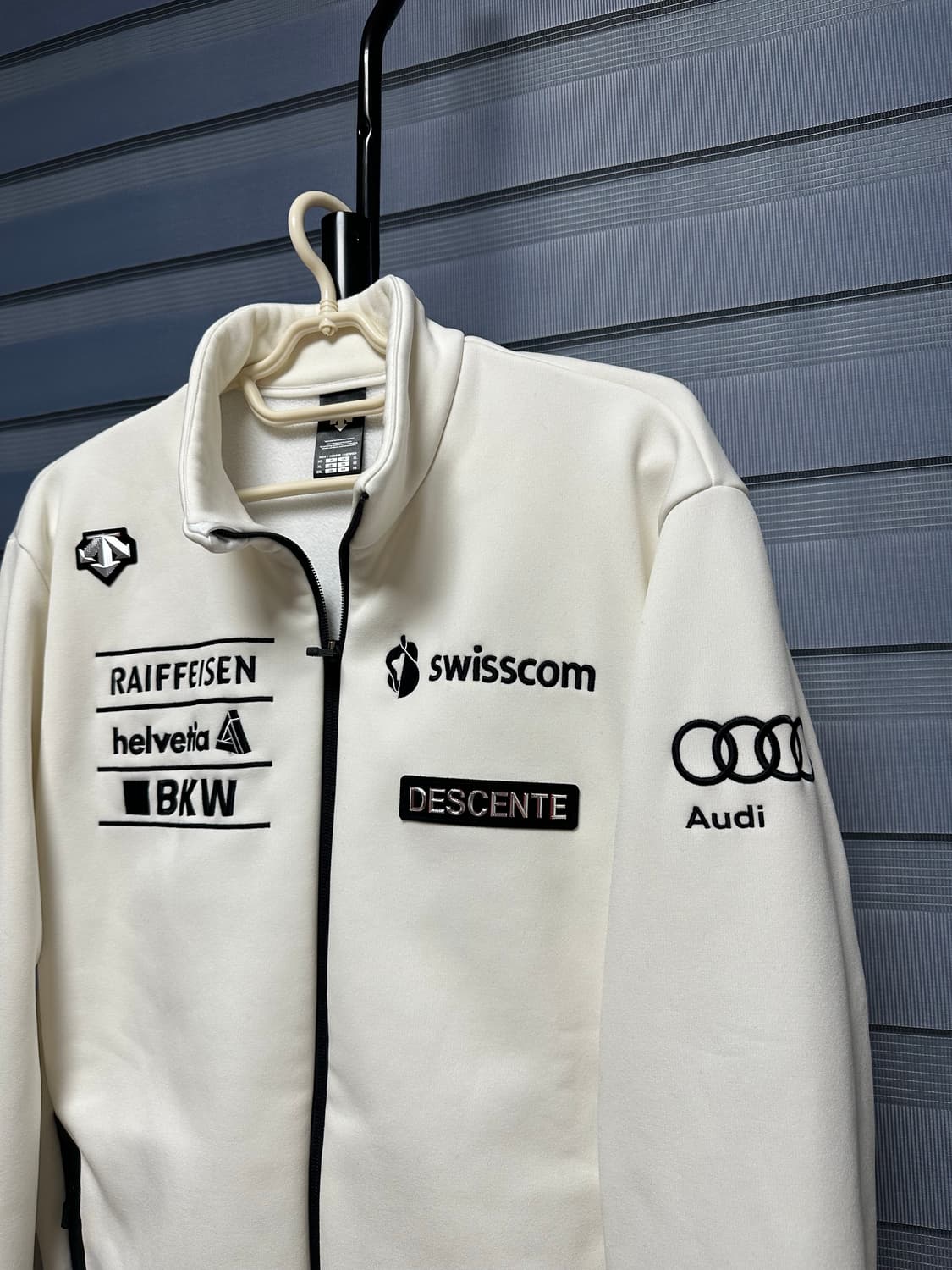 데상트 스위스 후리스 집업 XL 상품이미지2