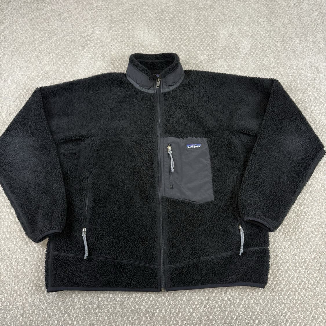 파타고니아 클래식 레트로-X 플리스 자켓 블랙 상품이미지1