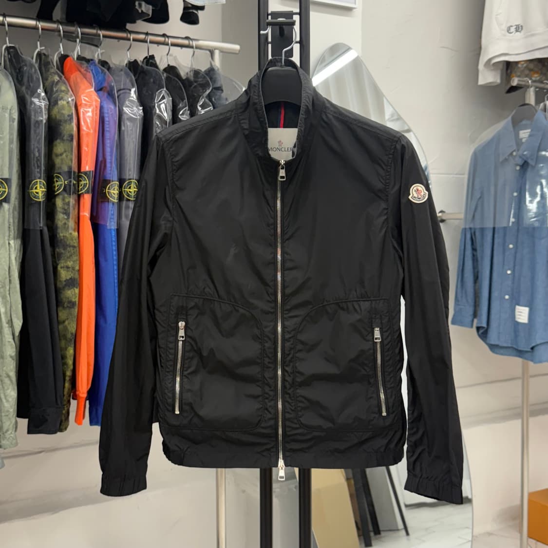 [1] 몽클레어 와펜 바람막이 상품이미지1