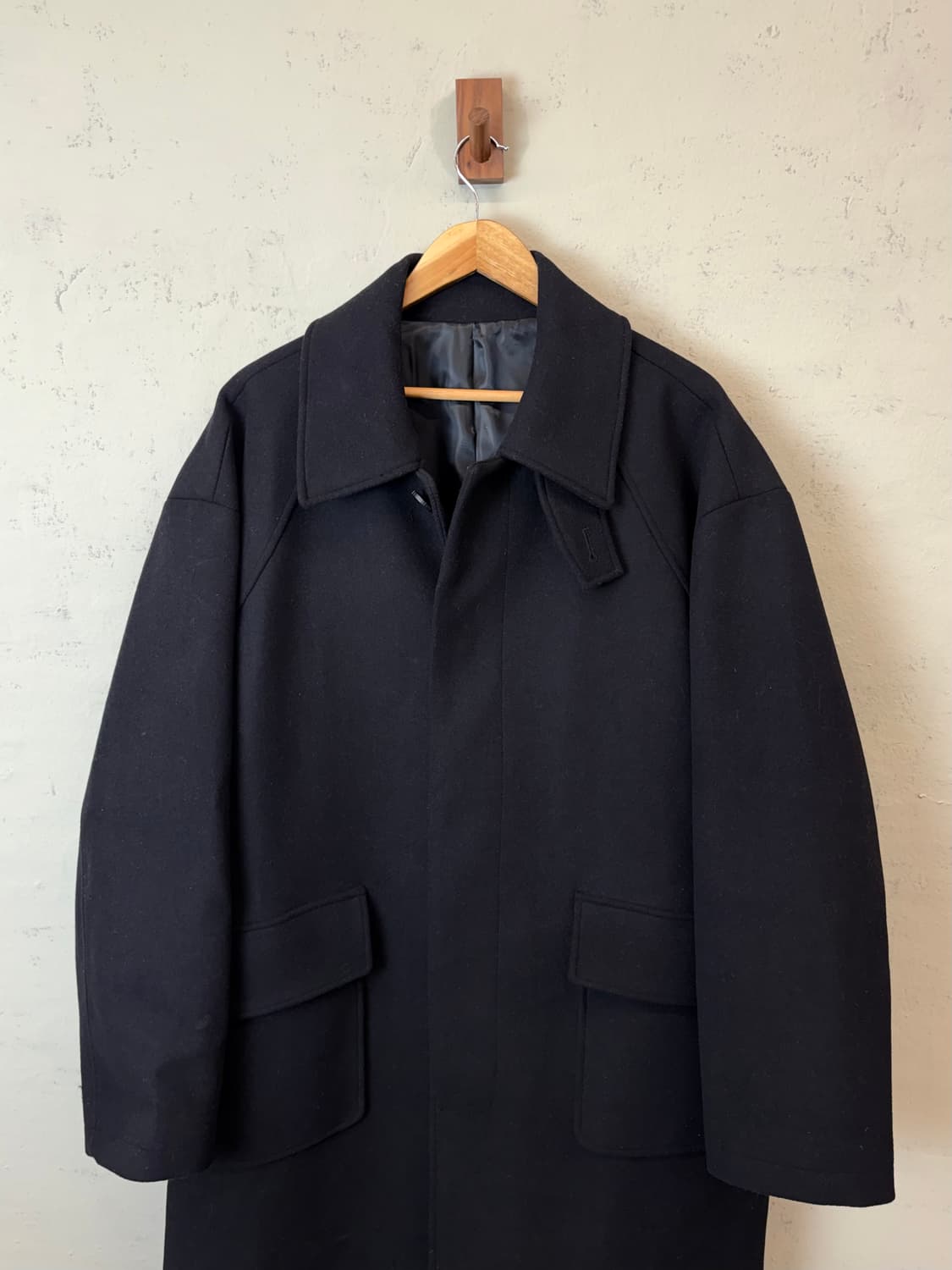 키뮤어 서플러스 울 세미오버 발마칸 코트 블랙 상품이미지4