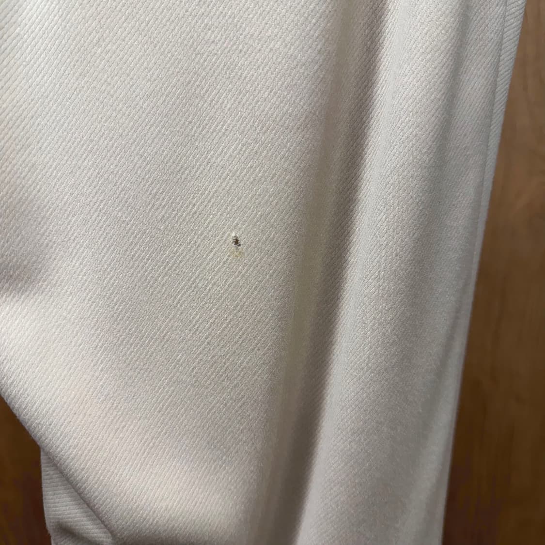 꾸레쥬 슬랙스 팬츠 후면 플랩 포켓 히든 지퍼 디테일 라이트 베이지 상품이미지8