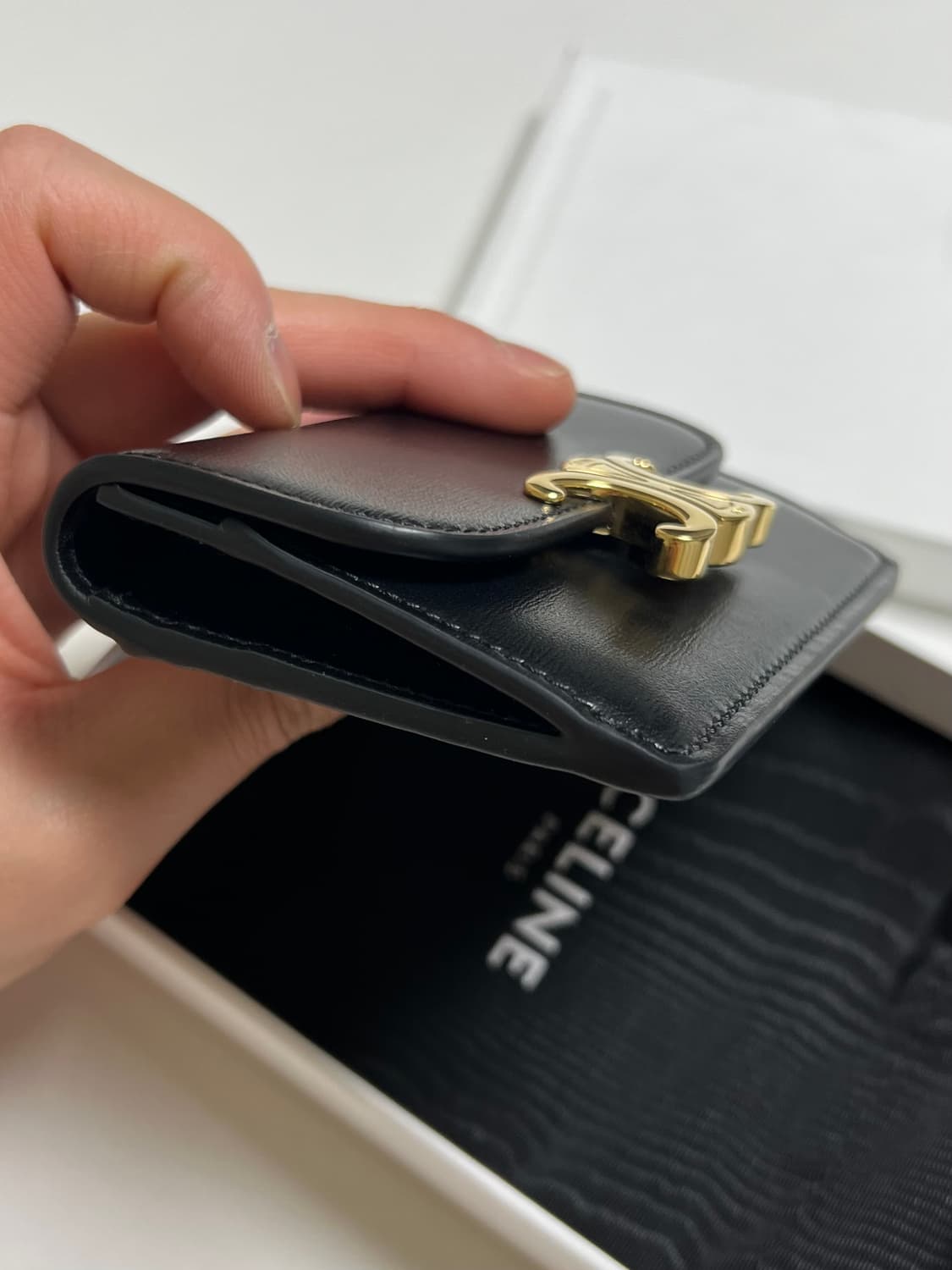 [정품] 셀린느 카드지갑 샤이니 카프스킨 플랩 카드 홀더 블랙 상품이미지7