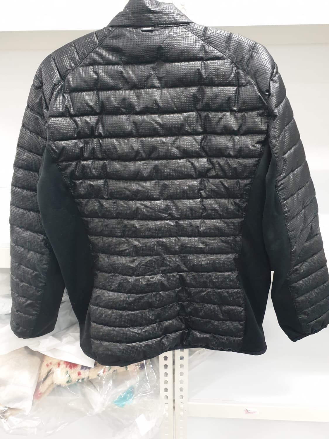 라푸마 정품 오리털경량패딩 100사이즈 팝니다 상품이미지2