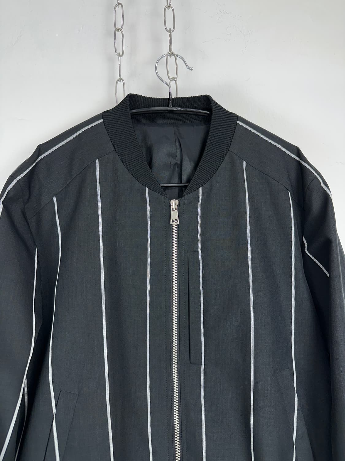 Juun.J Pinstripe Pleated Bomber Jacket 상품이미지6