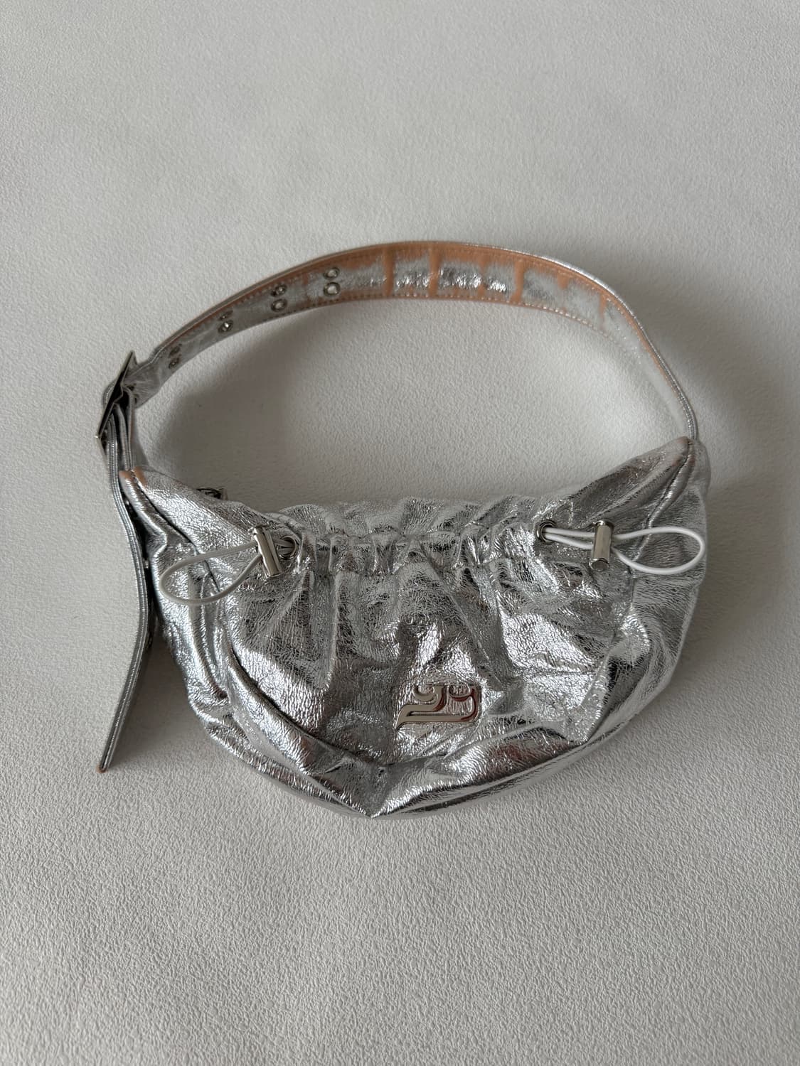 이에이에(YIEYIE) 숄더백 실버 상품이미지2