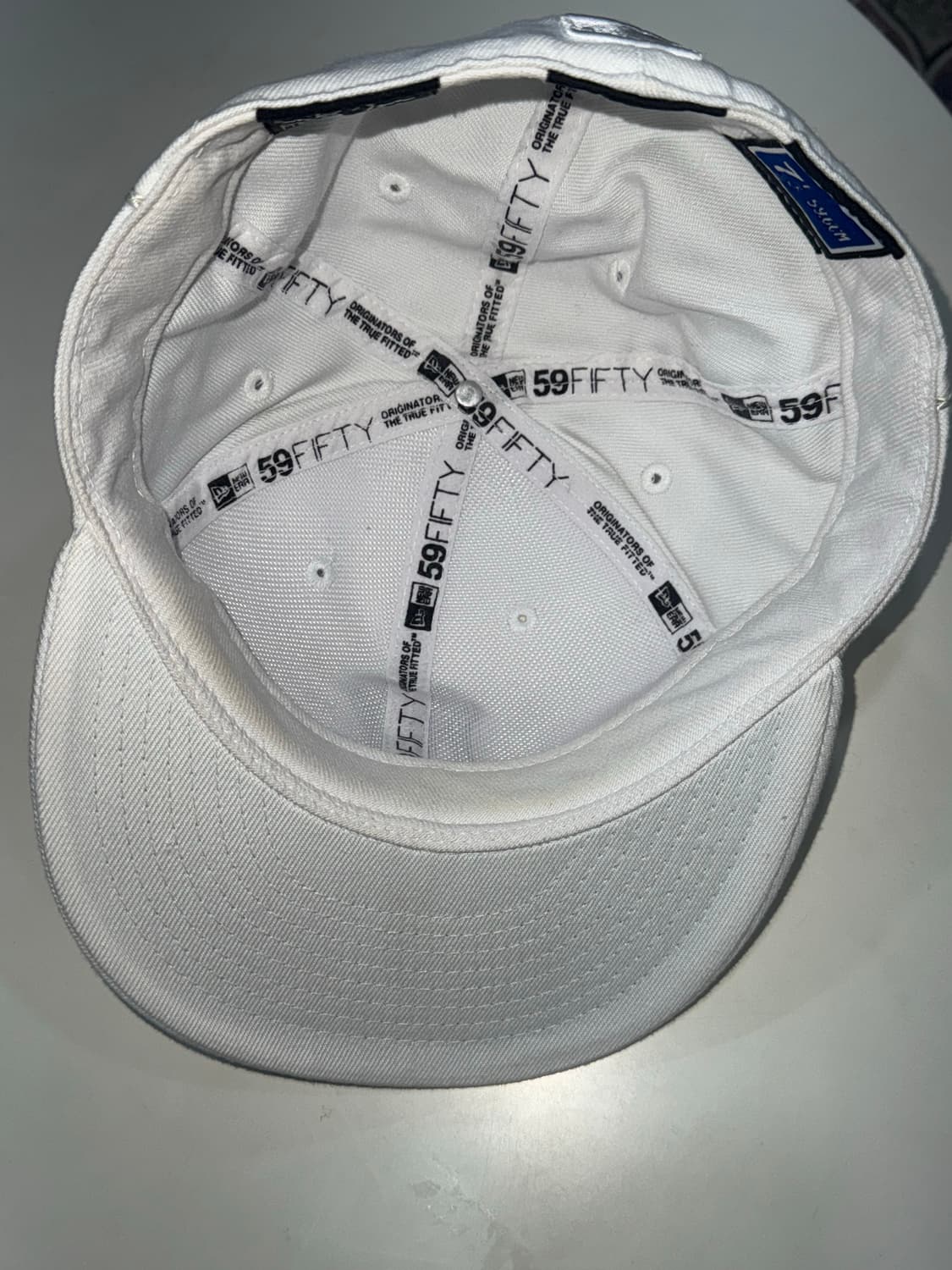 뉴에라 59fifty mlb 양키스 볼캡 모자 화이트실버 712 59.6 상품이미지8