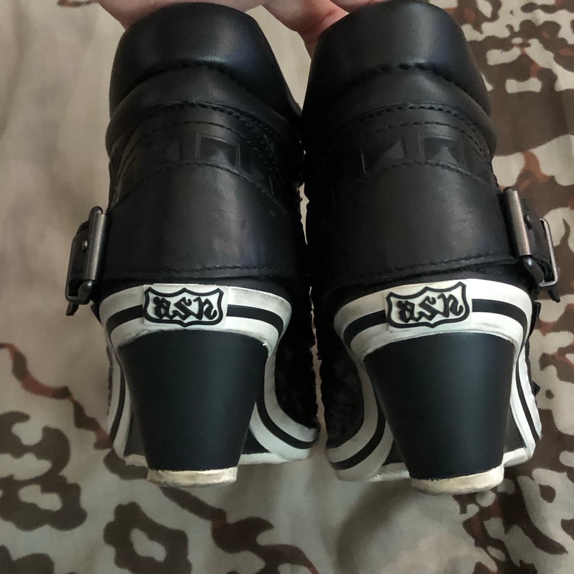 ash 아쉬 버클 양각 블랙 웨지힐 스니커즈 35size 220-225 상품이미지4