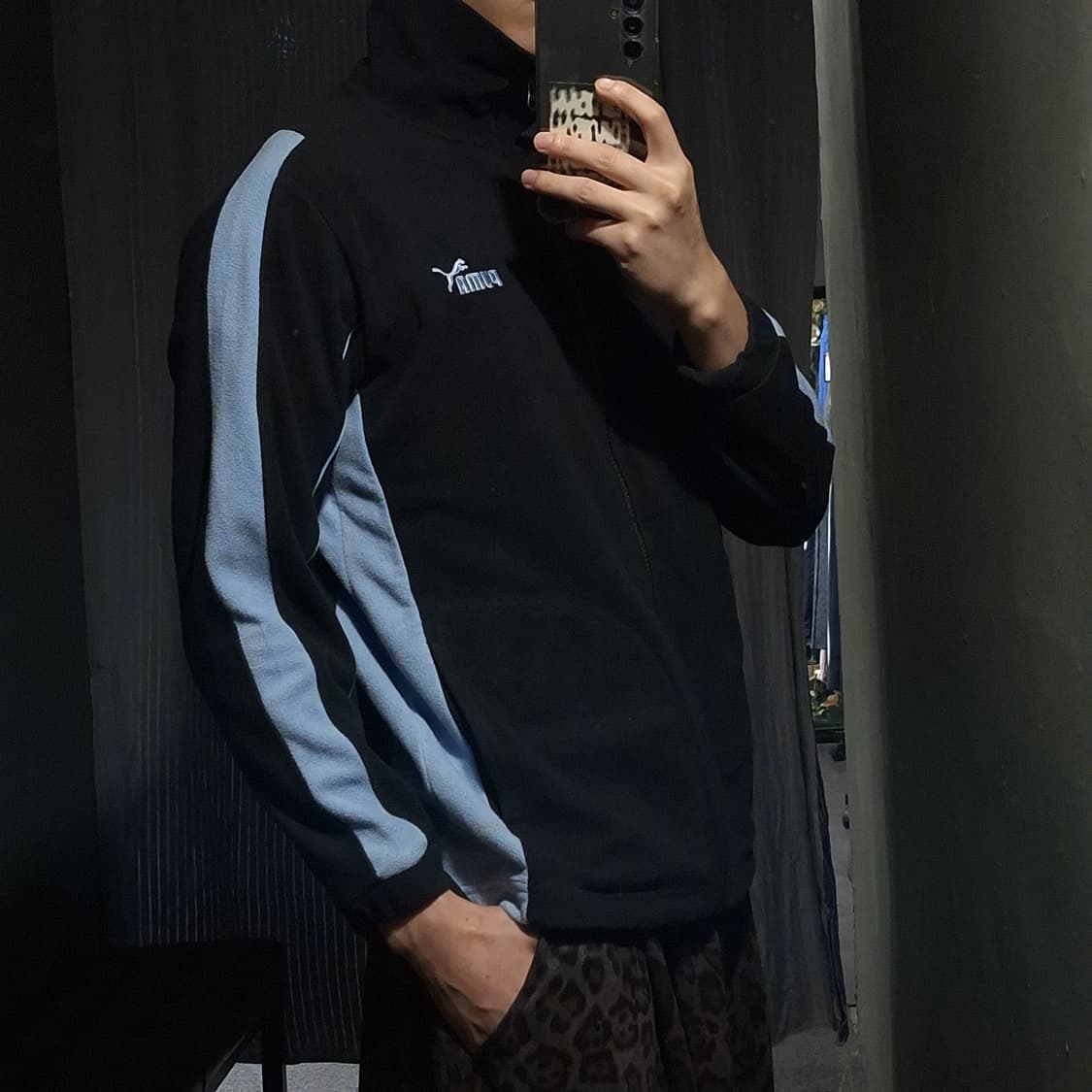 PUMA JP 블랙 스카이블루 라이닝 스펠아웃 플리스 후리스 집업 자켓 상품이미지2