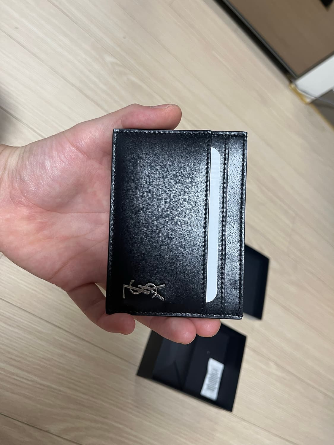 생로랑 모노그램 실버 카드지갑 상품이미지5