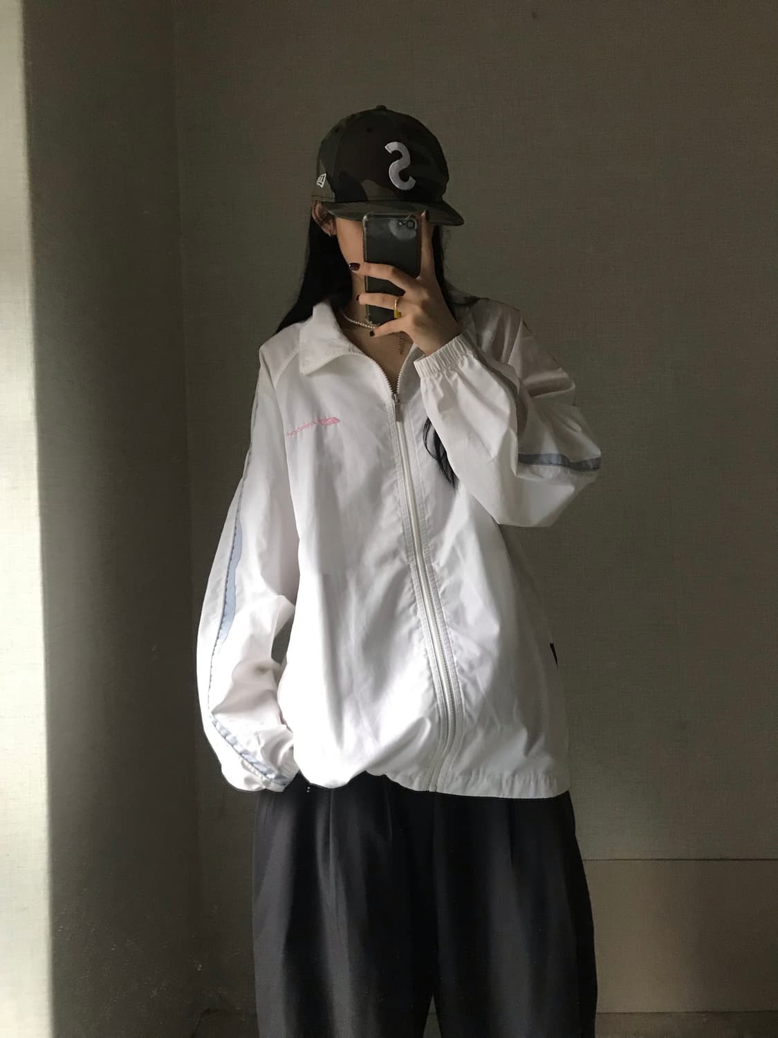 리복 화이트 오버핏 바람막이 상품이미지3