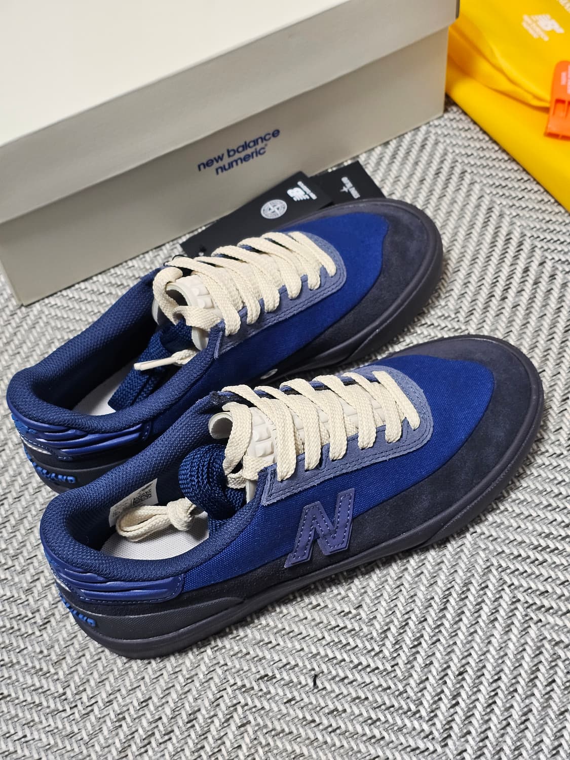 뉴발란스 x 스톤 아일랜드 뉴메릭 272 블루 블랙 상품이미지4