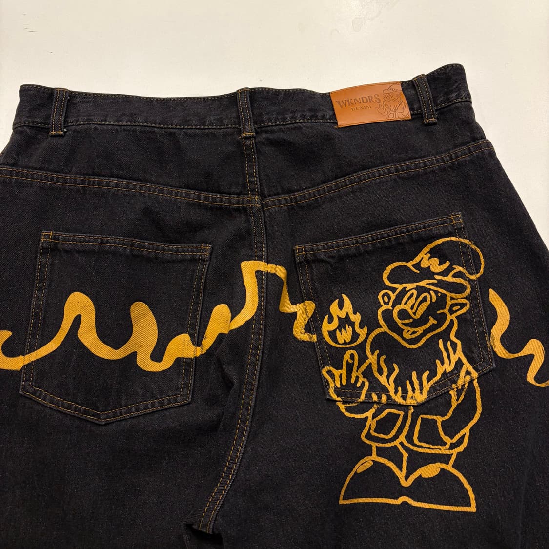 [XL] 위캔더스 WKNDRS 블랙 데님 팬츠 캐릭터 프린팅 C452 상품이미지3