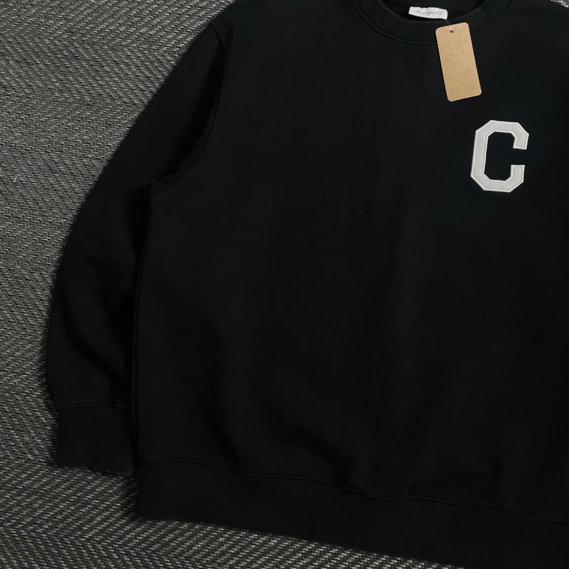 커버낫 C로고 패치 박시핏 맨투맨 블랙o 4446 상품이미지3