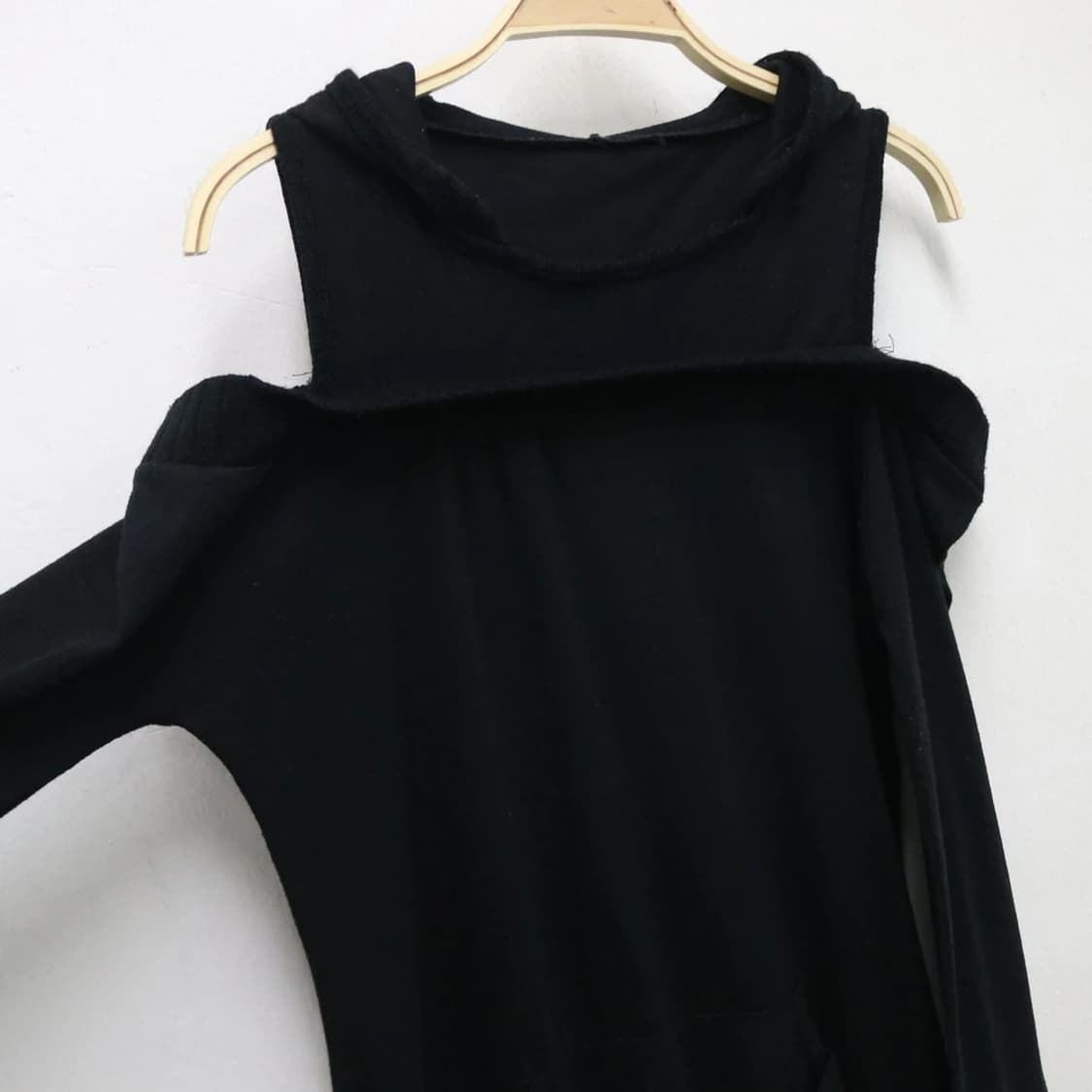 JANISS 블랙 오프숄더 후드티 61158 상품이미지8