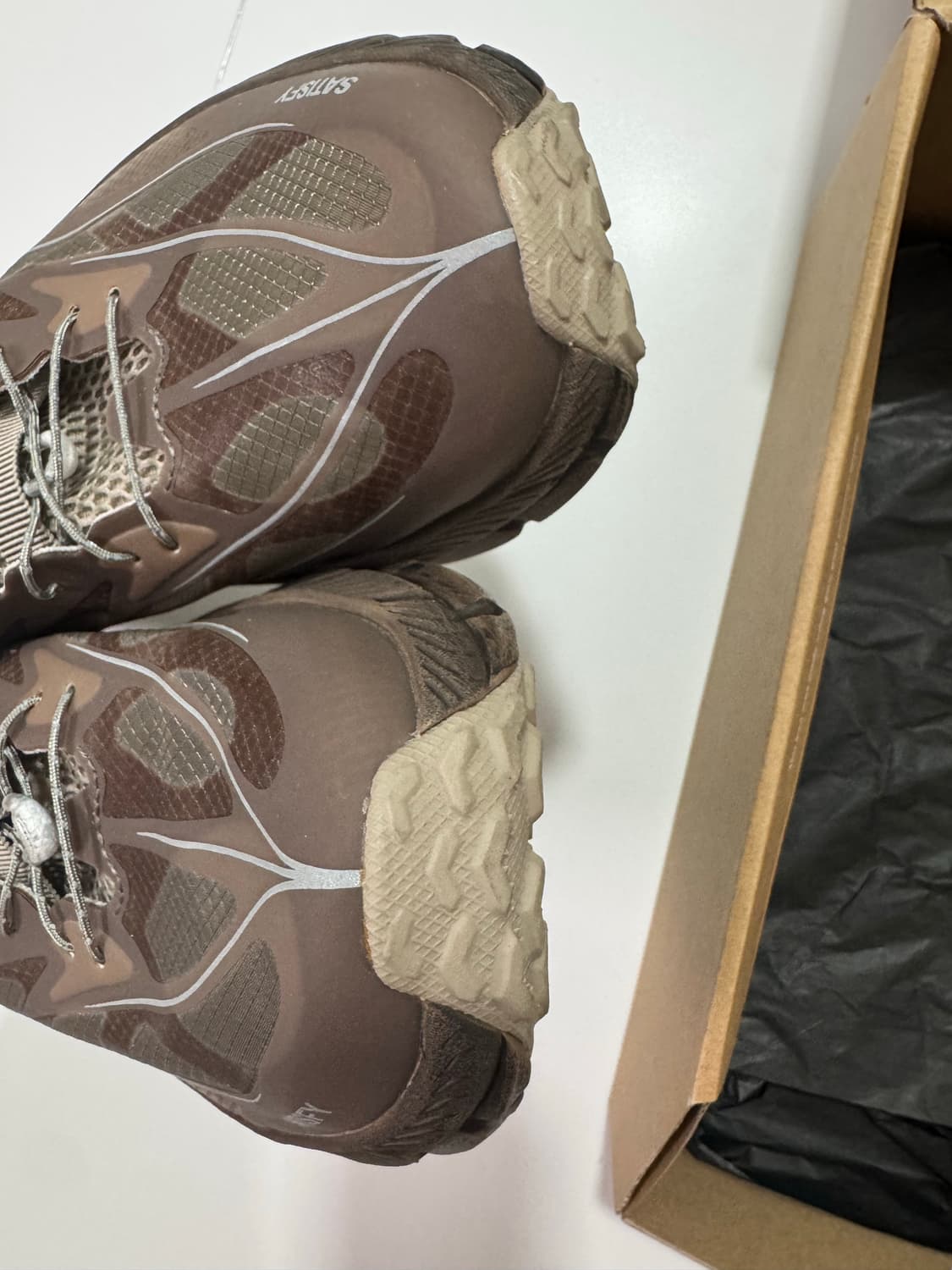 호카 x 새티스파이 satisfy  마파테 스피드 4 라이트 러버 275 상품이미지4