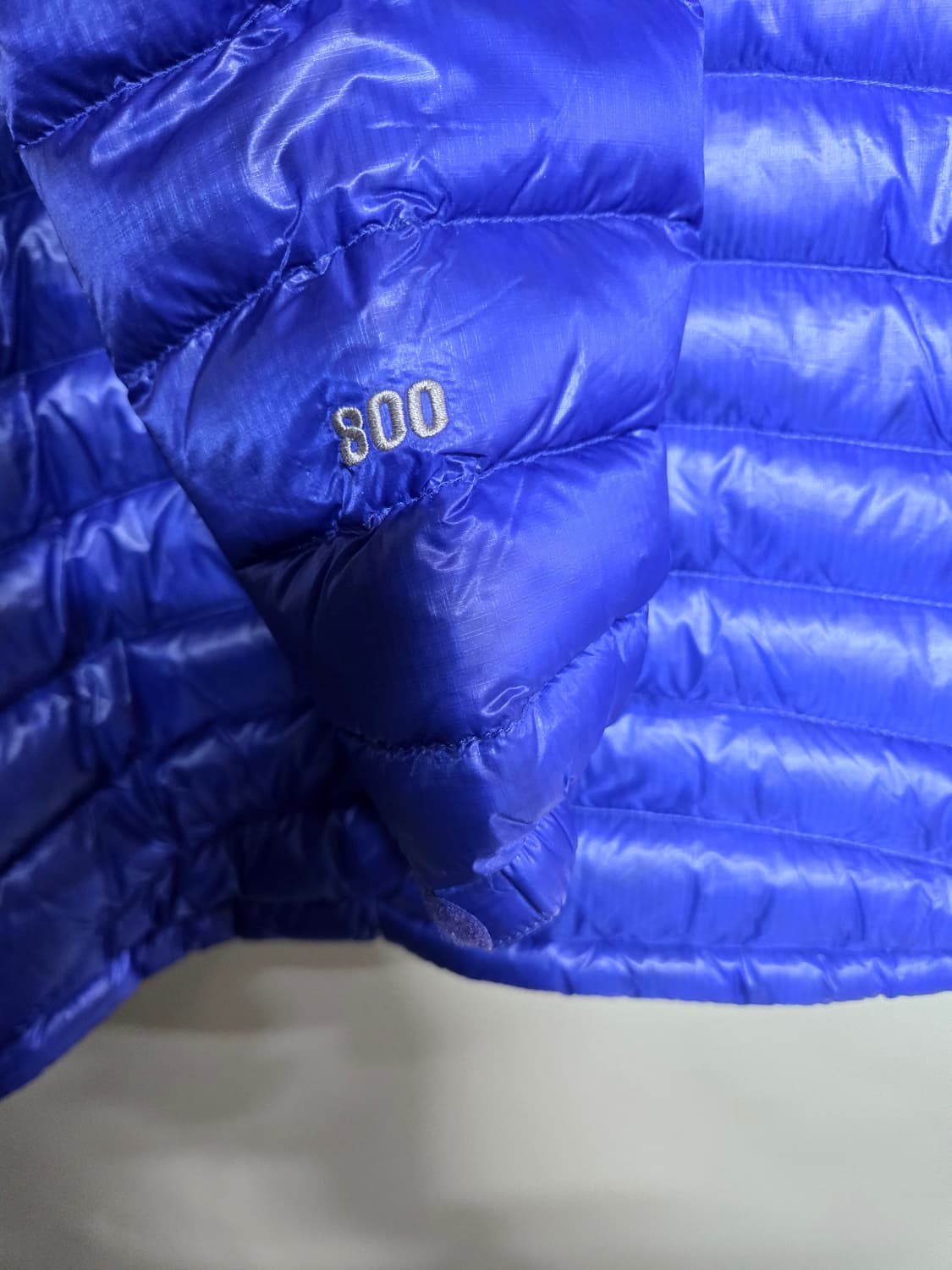 거의새제품)노스페이스 고프코어 경량곱창 패딩M  구스800필 상품이미지5