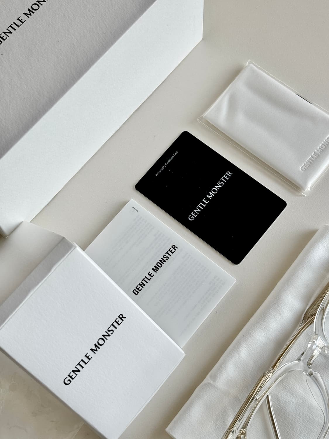 젠틀몬스터 쿠보 C1 (안경수건 새 거 한장 더 드림) 상품이미지4