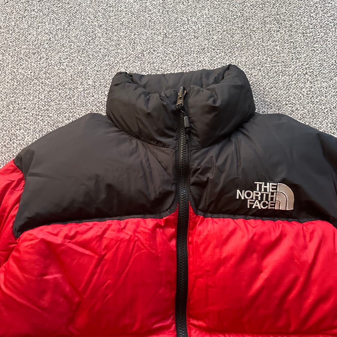 노스페이스 눕시 패딩 레드/블랙 상품이미지2