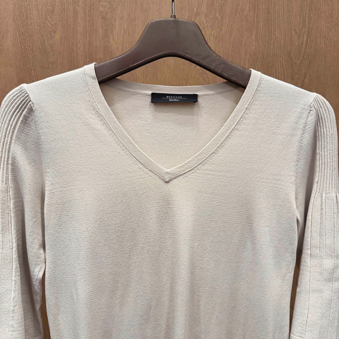 막스마라 위켄드 브이넥 반팔 니트 골지 7부 소매 디테일 아이보리 상품이미지4