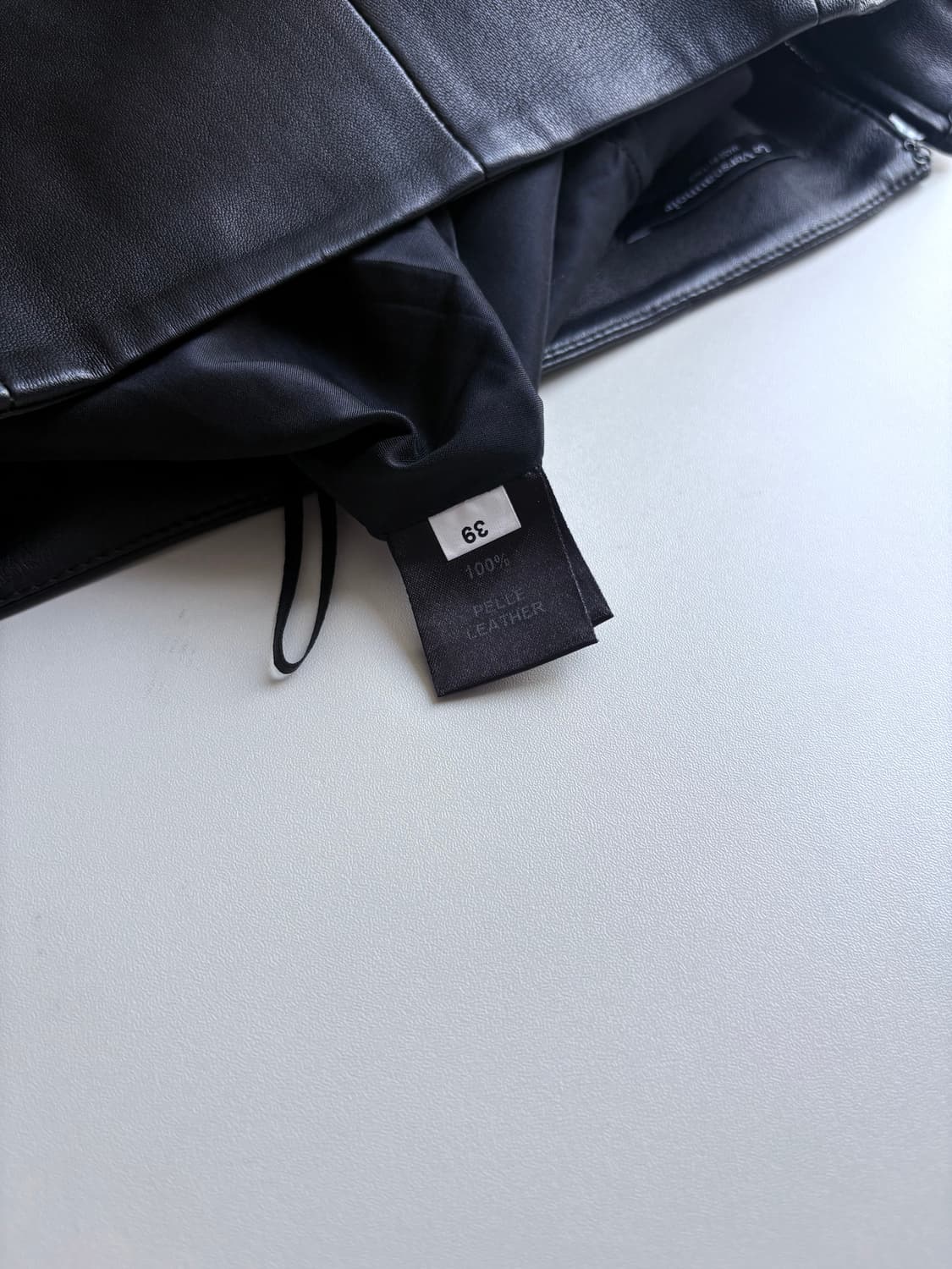 르 베르노소와르 H라인 리얼레더 스커트  상품이미지6