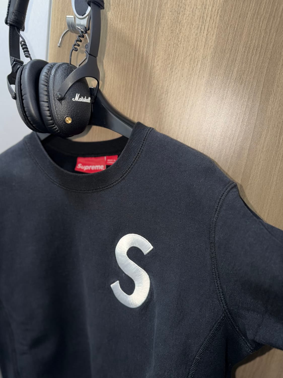 슈프림 [새상품급.정품] s로고 (시세 40만) 맨투맨 자수 M(103) 상품이미지1
