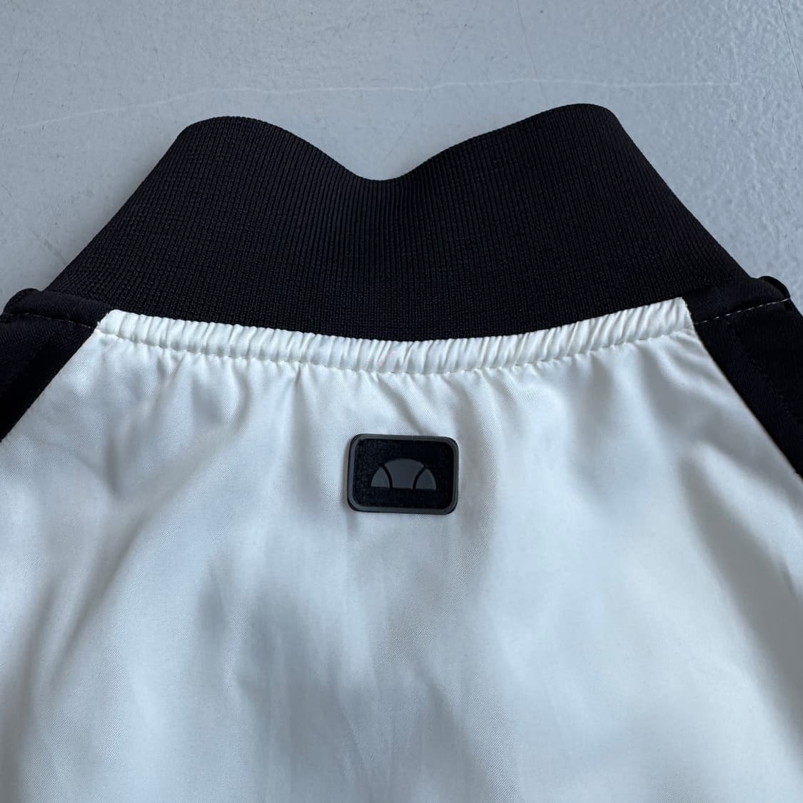 엘레쎄 올드스쿨 바람막이 도킹 트랙탑 져지  상품이미지4