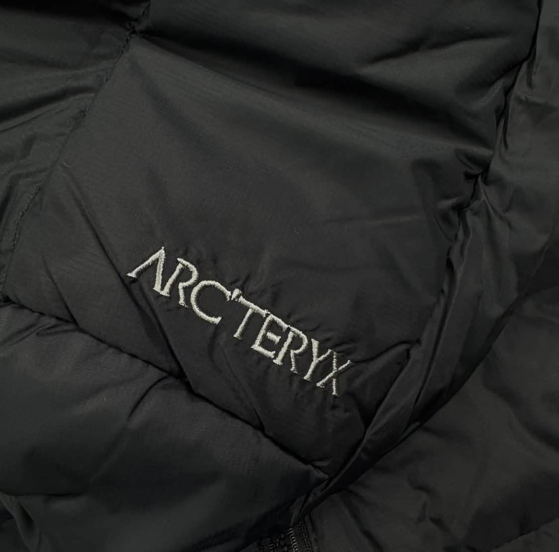 아크테릭스 경량패딩 블랙 상품이미지5