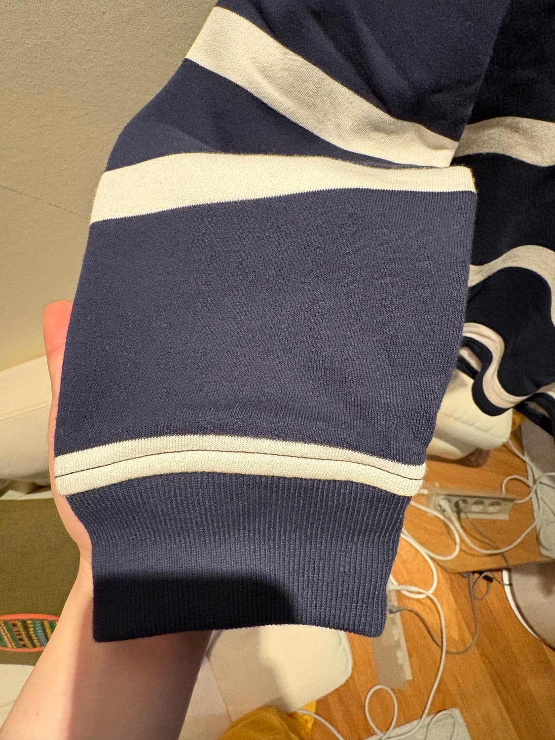 류준열 폴로 럭비티 판매합니다. 상품이미지5