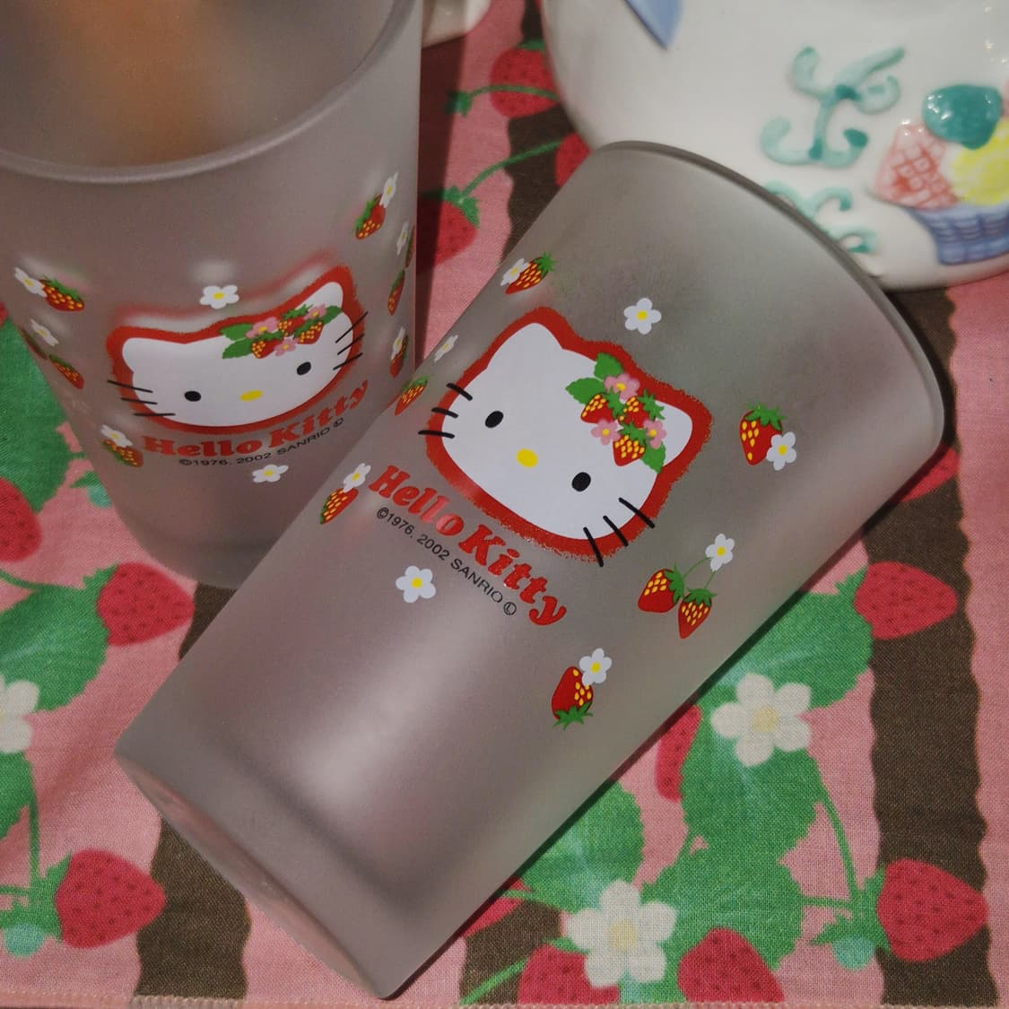 02s 고전 키티 불투명 딸기 글라스 1p 상품이미지7