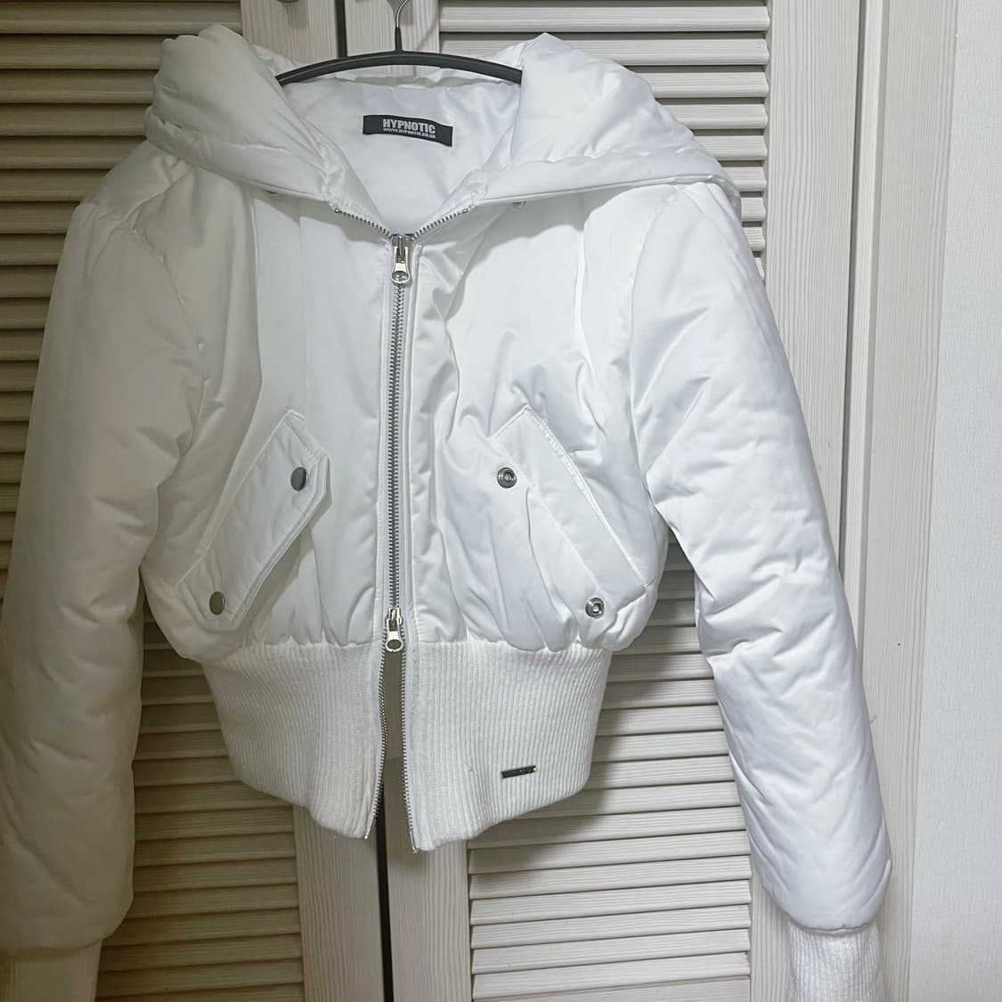히프나틱 자체제작 스노우볼크롭패딩 화이트 상품이미지2