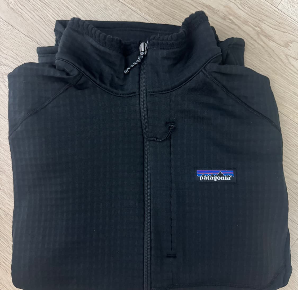 파타고니아 R1 재킷(블랙 / 라지사이즈) 상품이미지2