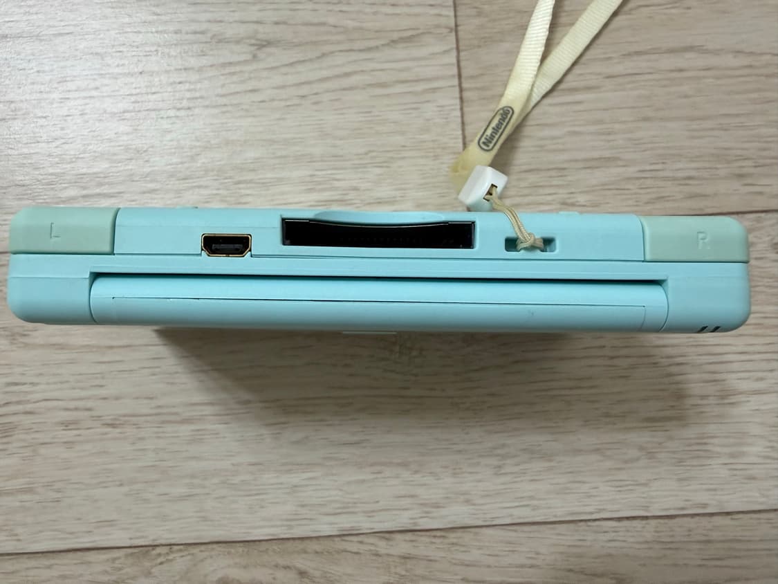 닌텐도 DS Lite 아이스블루 팝니다. 상품이미지2