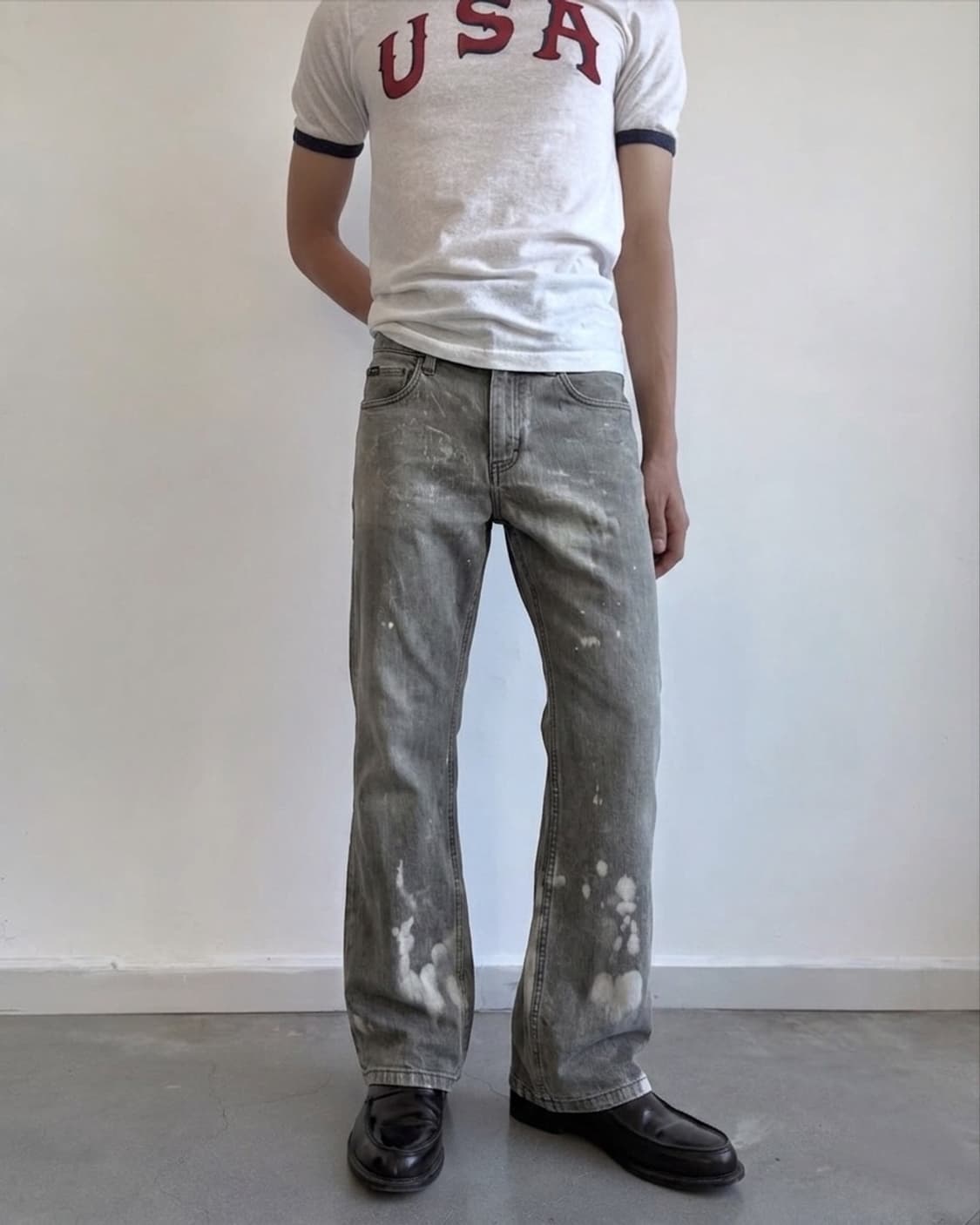 RVCA x 레오 로메로 디스트레스드 블리치 세미 부츠컷 데님 팬츠 상품이미지1