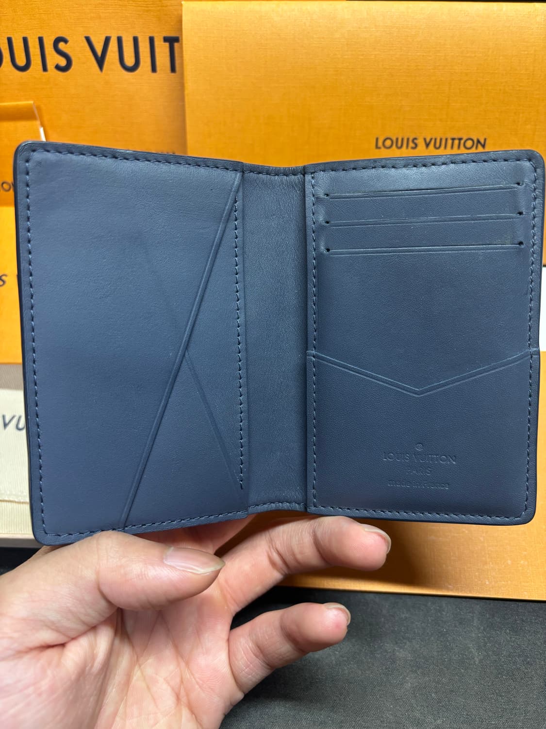 루이비통 쉐도우 오거나이저 네이비 상품이미지2