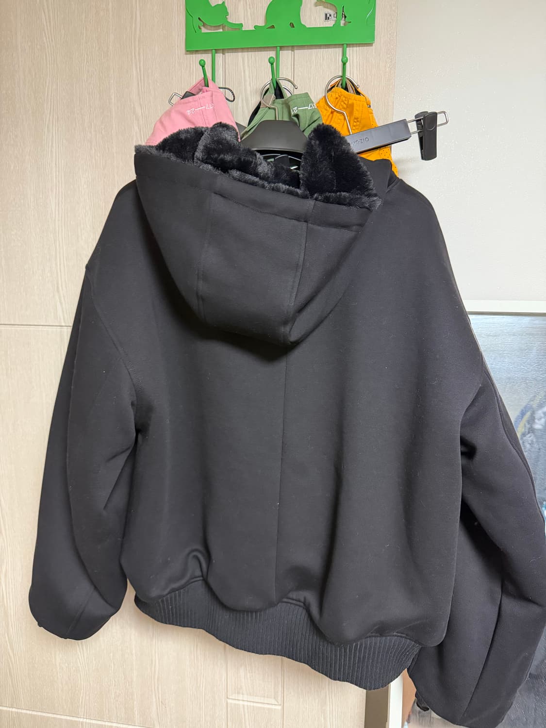 송지오 25fw 지제로 리버시블 퍼 자켓 판매합니다 상품이미지4