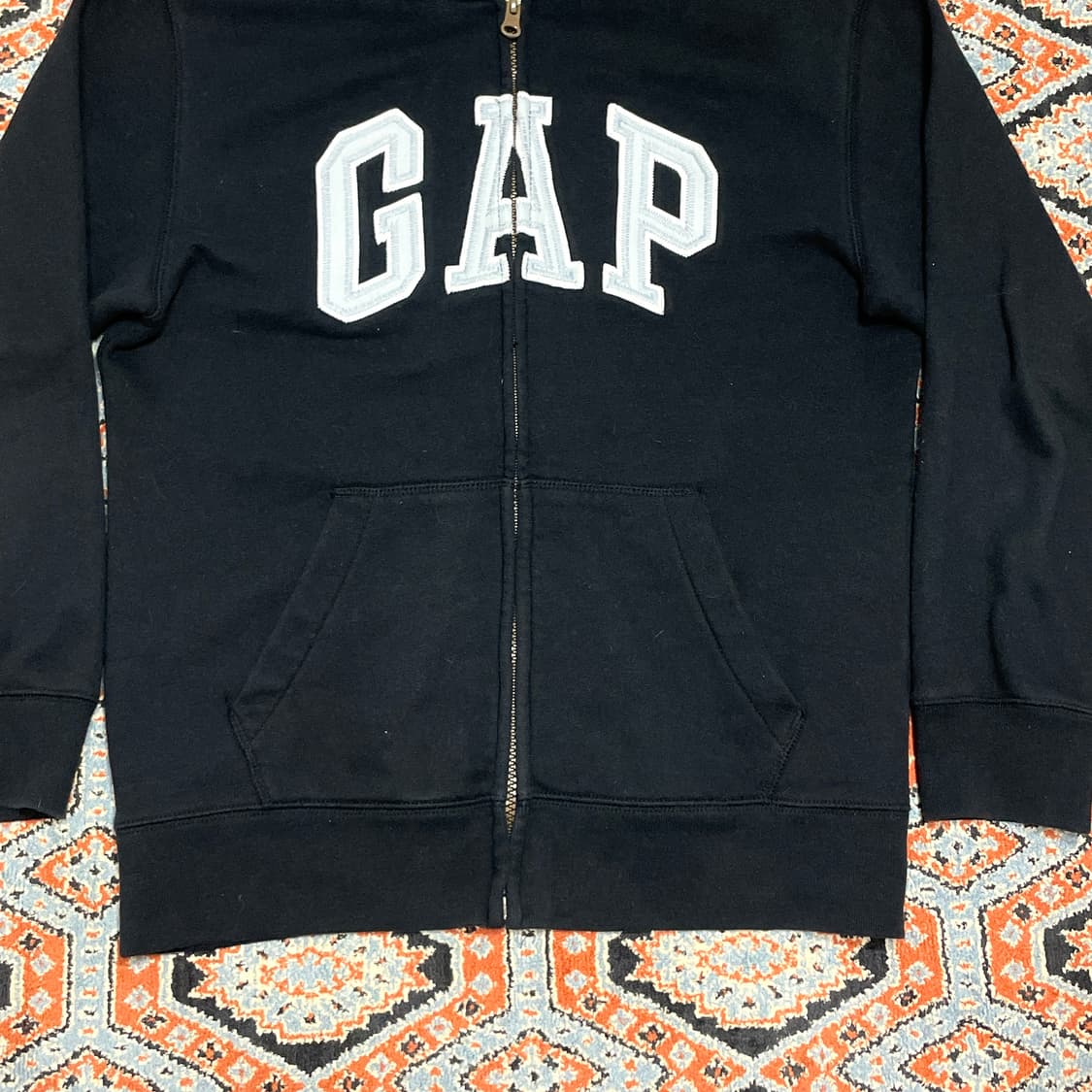 갭 스펠로고 블랙 기모 후드집업 키즈L / 여성XS 상품이미지3