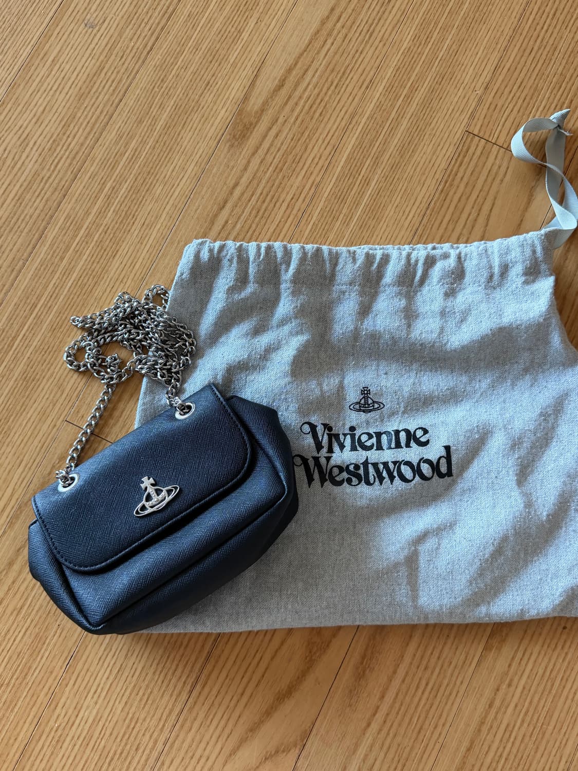 비비안웨스트우드 스몰 체인 퍼스 크로스백 상품이미지2