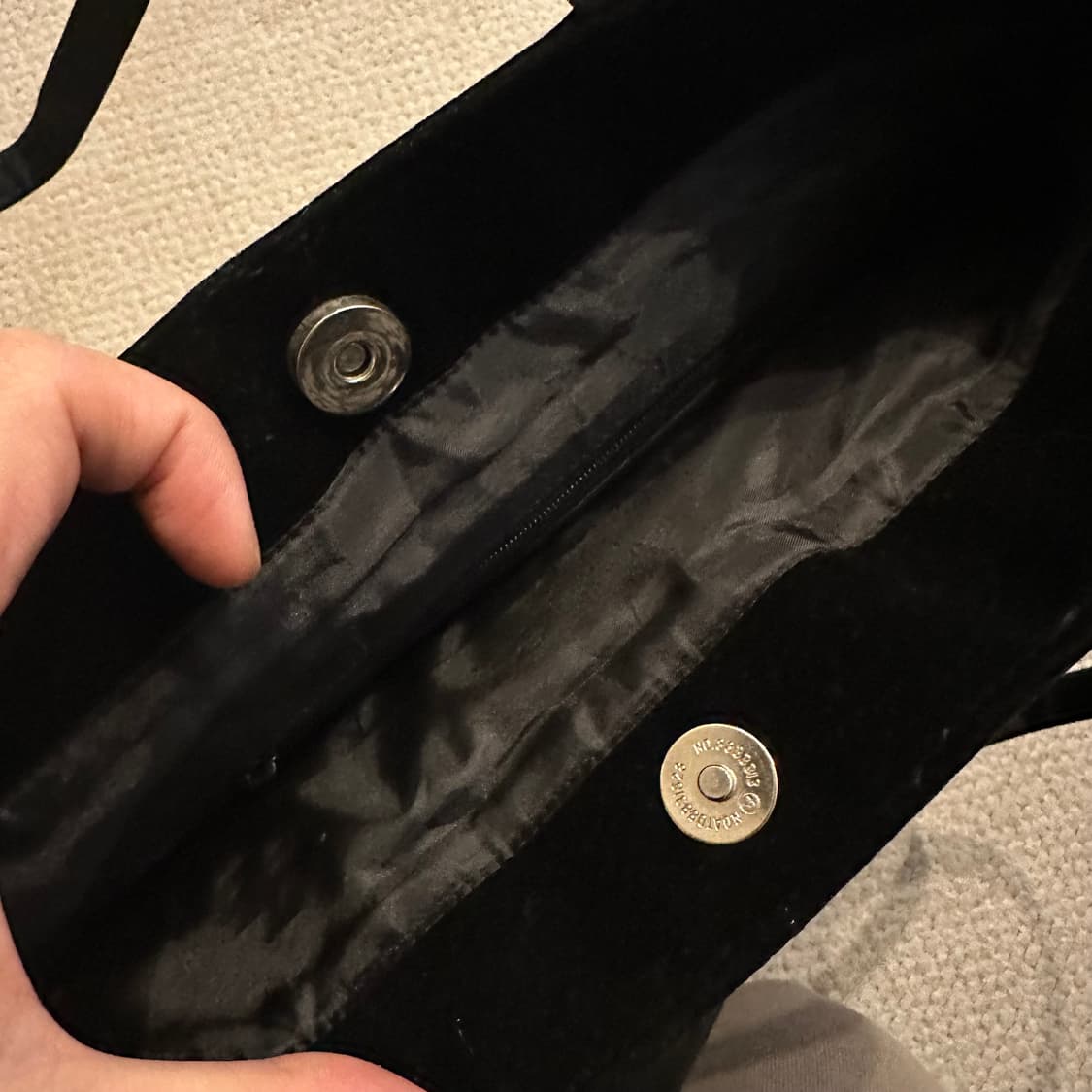 입생로랑 파르퓸 벨벳 토트백 상품이미지5