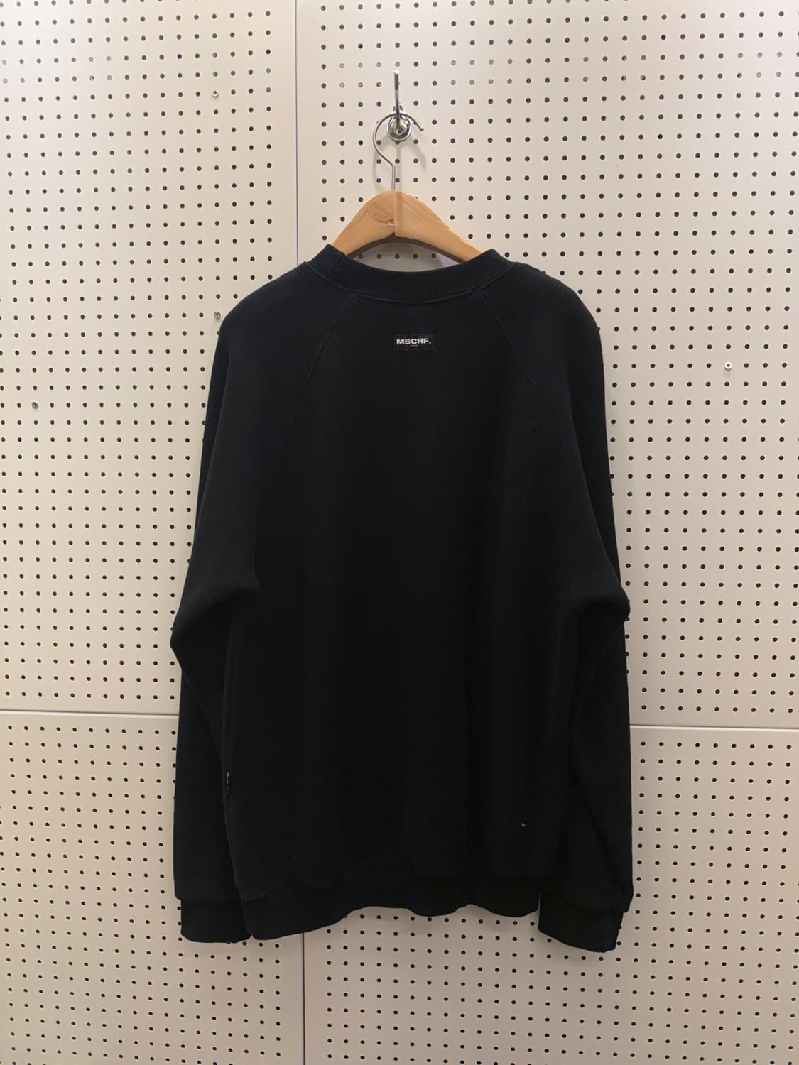 미스치프 스몰로고 블랙 맨투맨 U385 상품이미지3