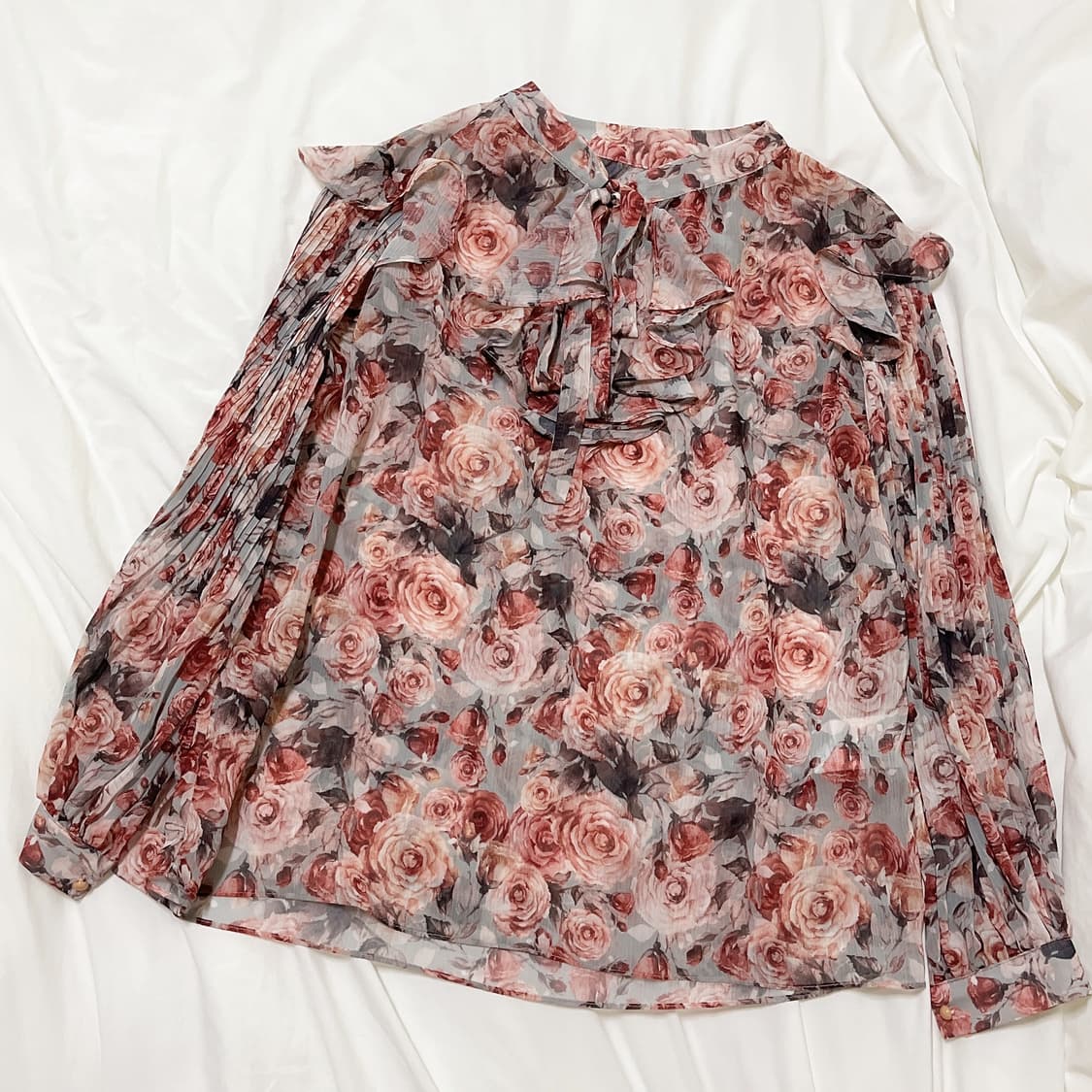 중고 ) 임블리 로즈플리츠 블라우스 상품이미지6
