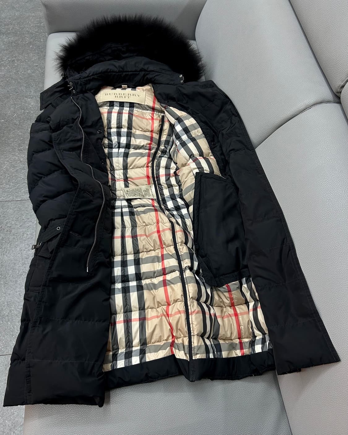 버버리 블랙 알러데일 폭스퍼 롱패딩(XS) 상품이미지8