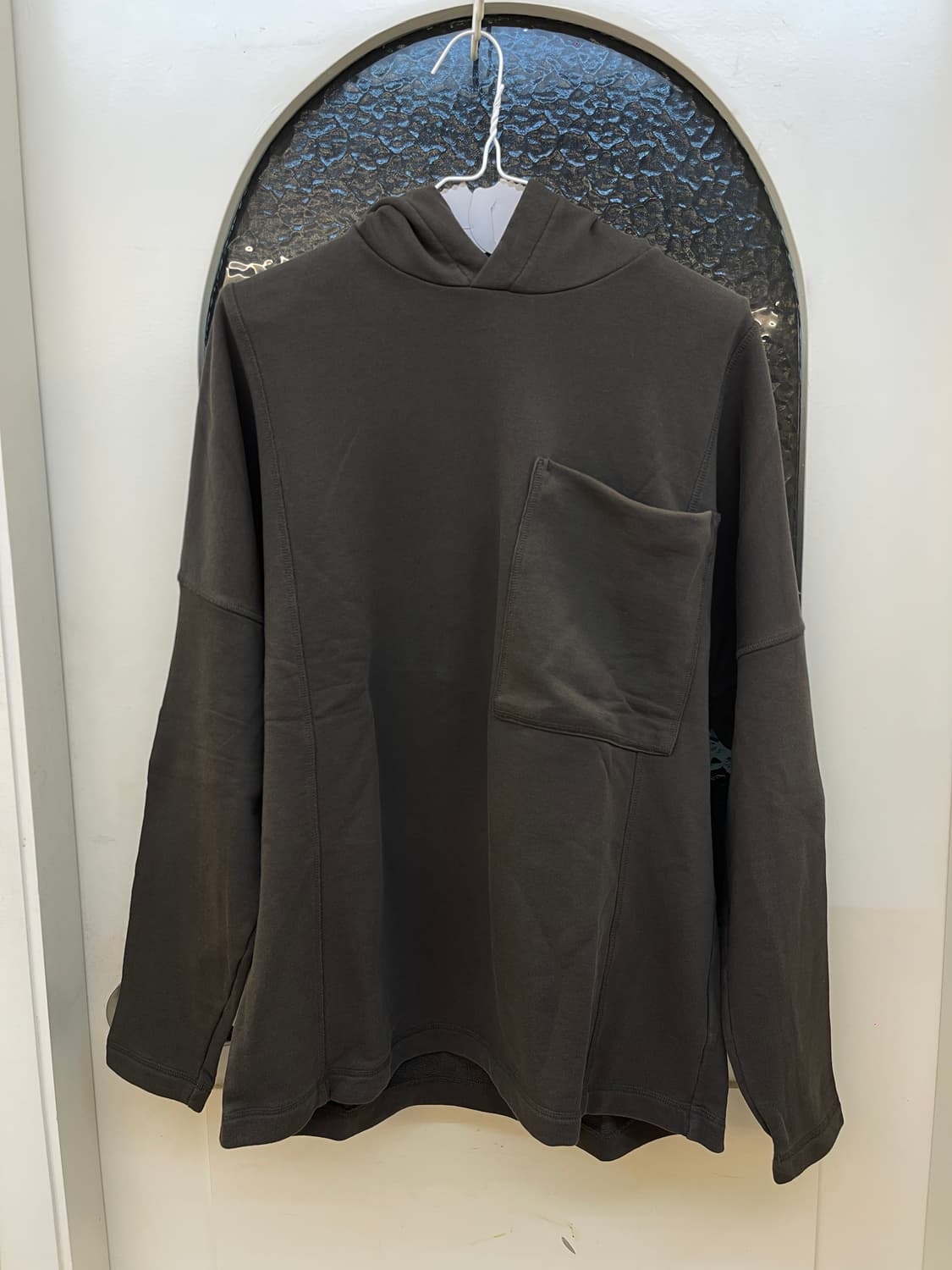 cos 포켓 후드티 M사이즈 상품이미지1