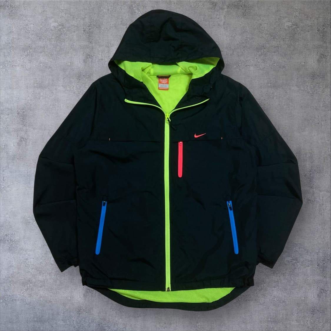 나이키 스우시 스몰 로고 블랙 바람막이 상품이미지1